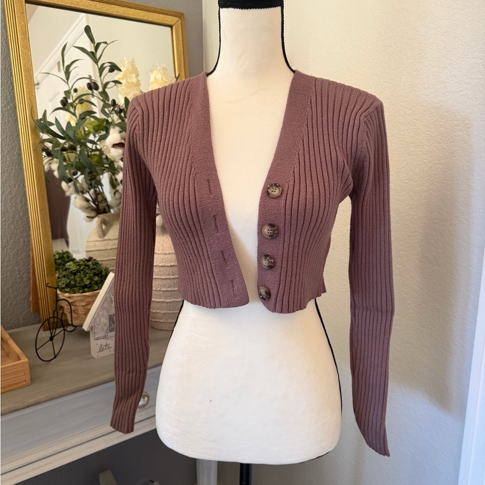 Aster Ribbed Mauve Cropped Cardigan with Button Detail